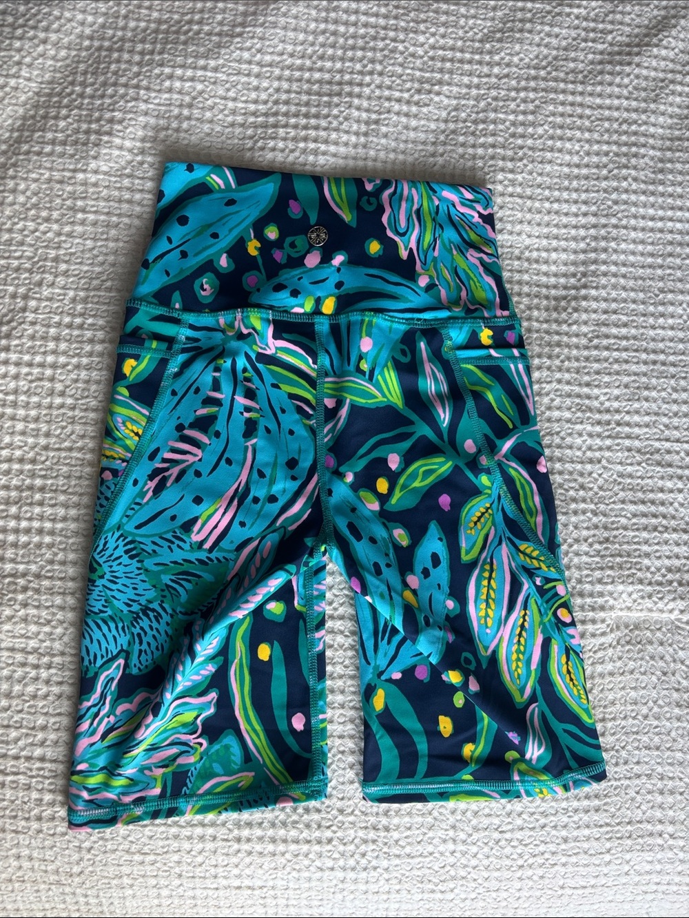 Lilly Pulitzer - Picture 2 of 7